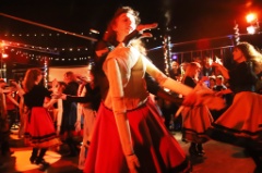 le Bal Marionnettique 21 * 6240 x 4160 * (8.56MB)